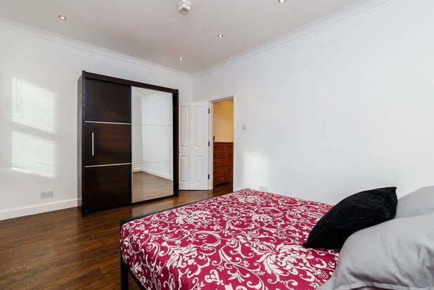 Photo 1: Room 3 - Large Double Room