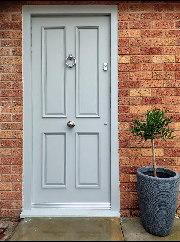 Photo 1: Private entrance