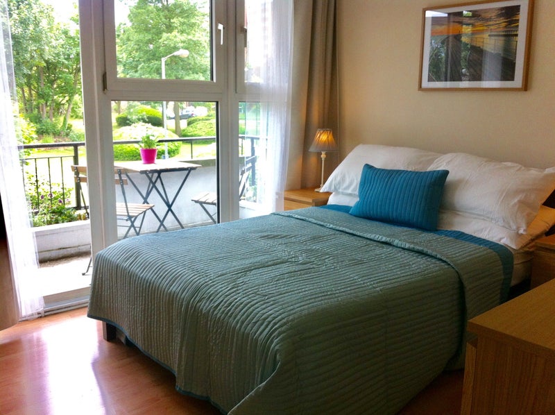 Photo 1: Room with balcony 