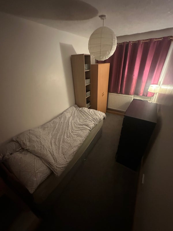 Photo 1: Cosy Bedroom