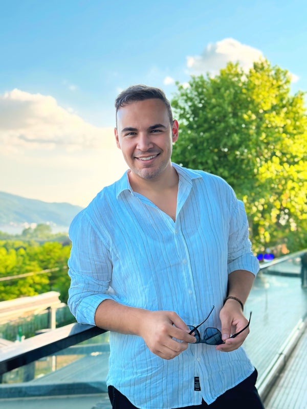 Photo 1: Hello, I'm a clean, tidy, and reliable engineer. I always pay on time. Would love to chat!