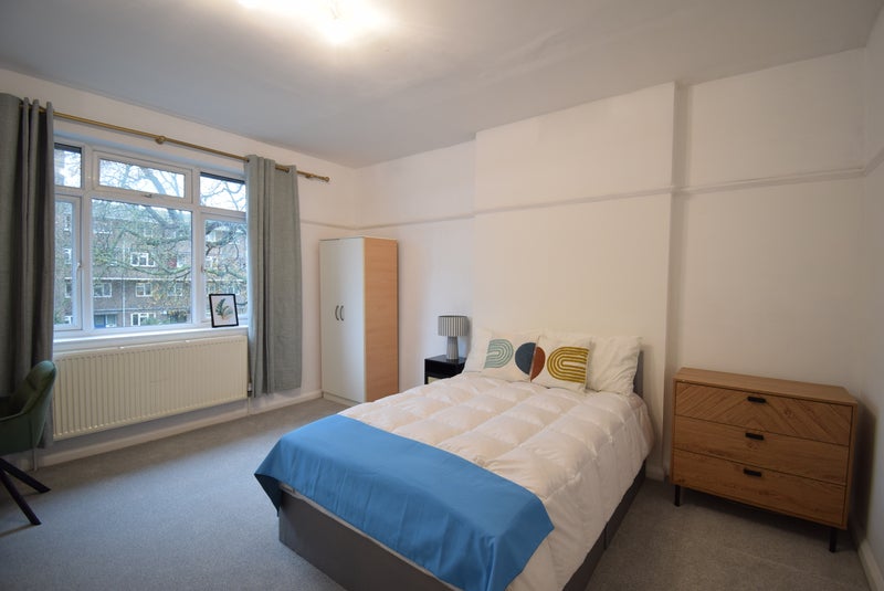 Photo 1: £235pw