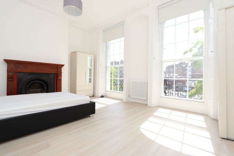 Photo 1: Room 1: £300 per week - Double room single use - 1300£ per month