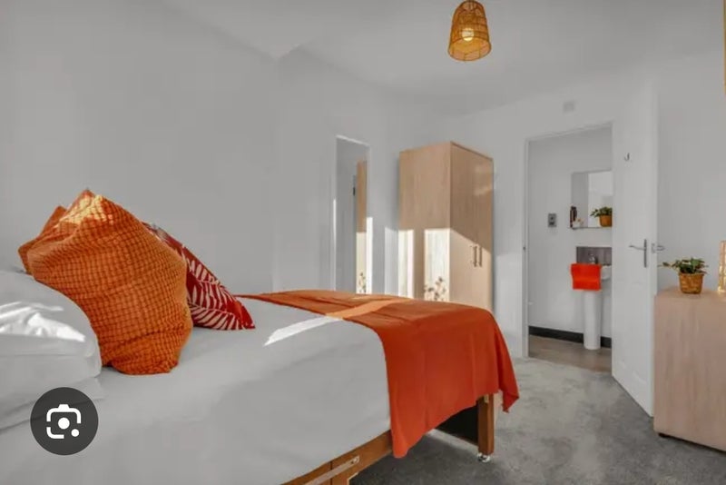 Photo 1: Double bed with big window and wardrobe, mirror dressing table en-suite room