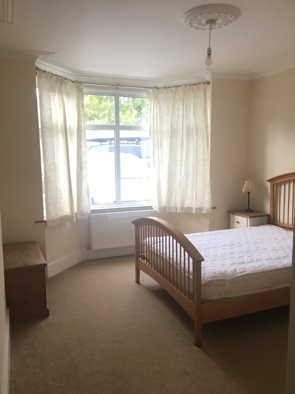 Photo 1: Ground Floor Double Bedroom 