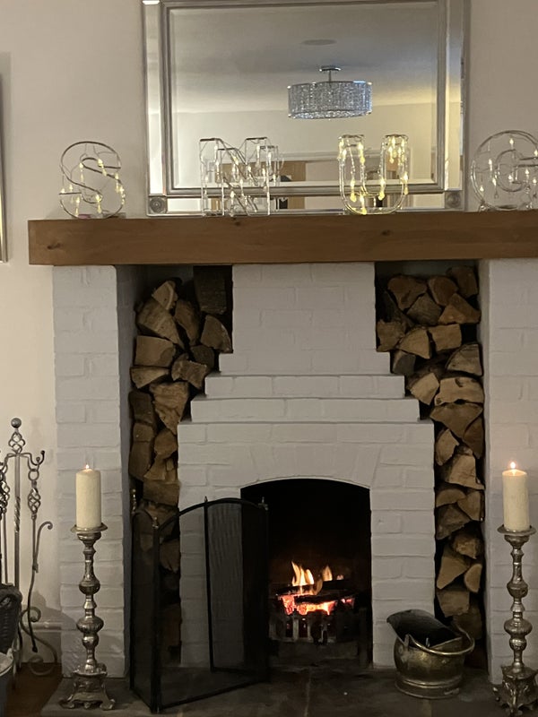 Photo 1: Separate Lounge 