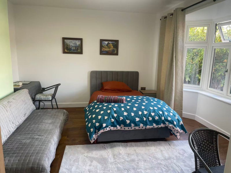 Photo 1: double bedroom