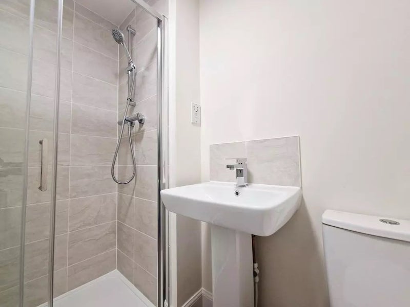 Photo 1: Bathroom Toilet