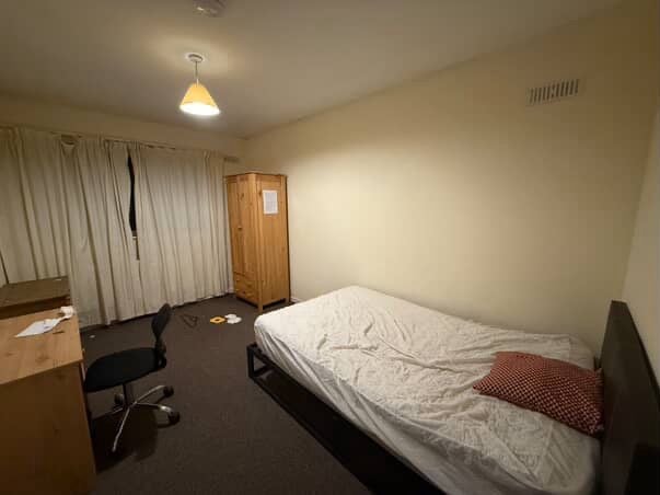 Photo 1: Single room available asap  at under £500 per month
