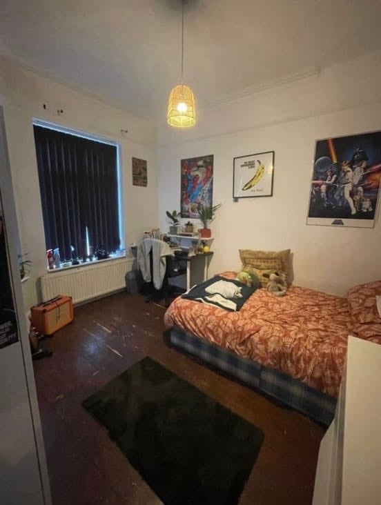 Photo 1: Ground floor room for rent