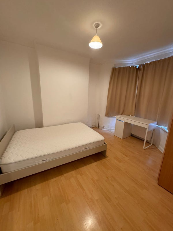 Photo 1: Double room