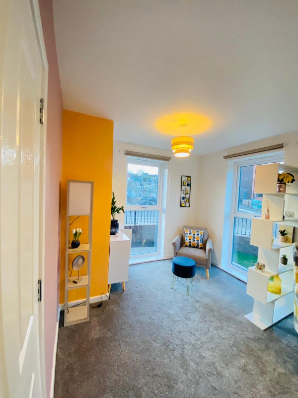 Photo 1: Living room