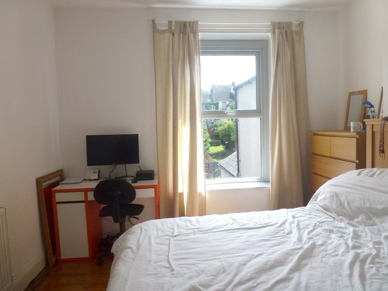 Photo 1: Available 8th Dec, £550pcm