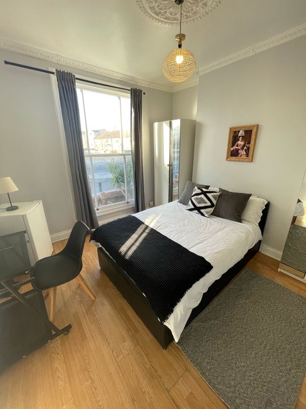 Photo 1: Spacious room £230.00 per week all bills included