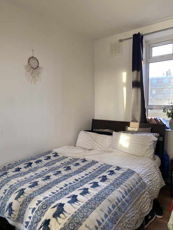 Photo 1: Spacious double bed