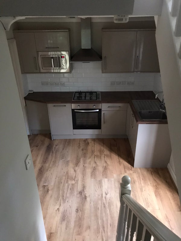 Photo 1: Well equipped shared kitchen