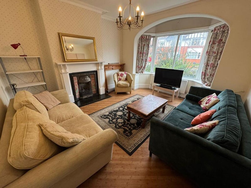 Photo 1: living room