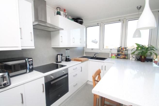 Photo 1: Modern kitchen