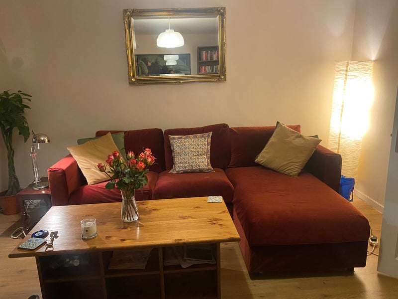 Photo 1: Elegant sitting room 