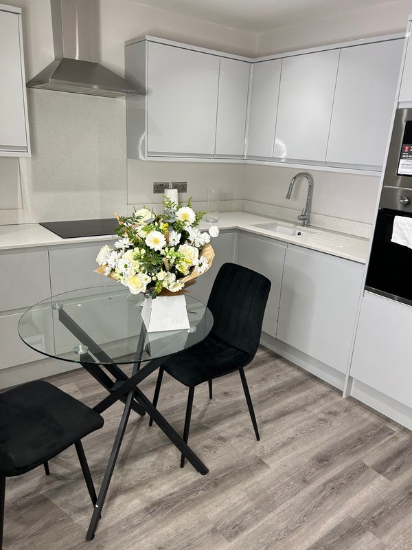 Photo 1: Kitchen & living room 