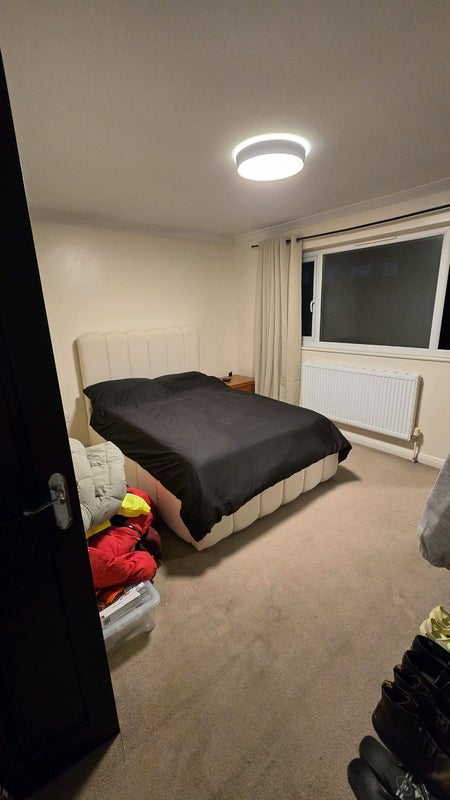 Photo 1: Large double bedroom