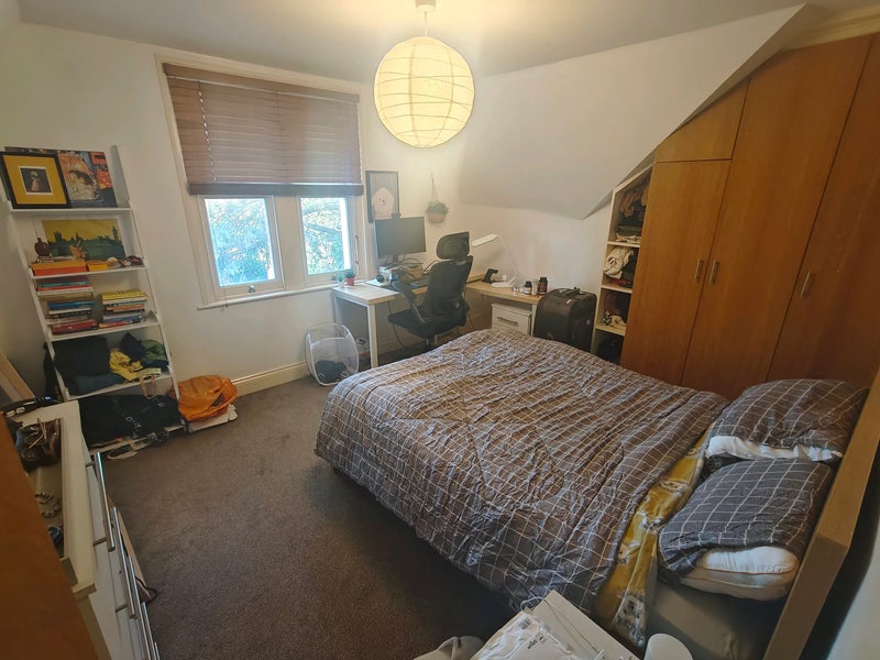 Photo 1: Double room available