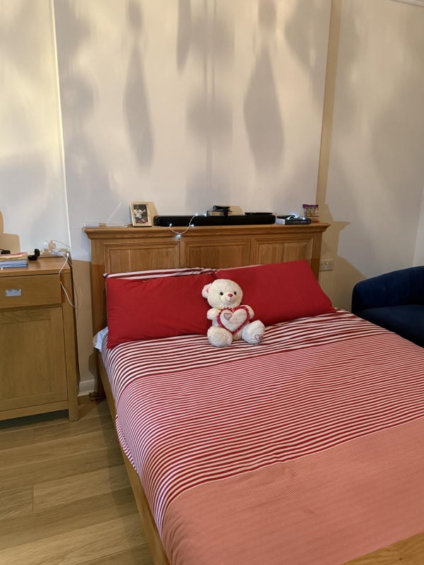 Photo 1: King size bed 