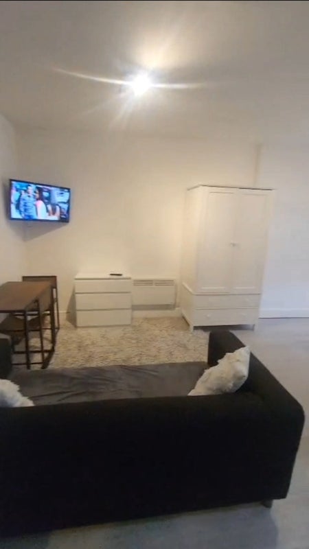 Photo 1: Lounge area