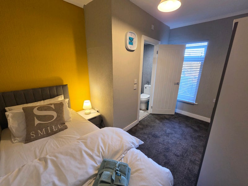 Photo 1: Bedroom 3 - En Suite