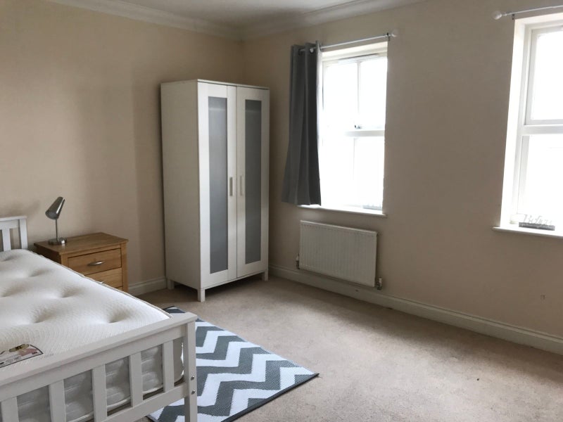 Photo 1: £665 ensuite