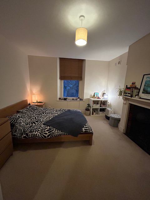 Photo 1: Bedroom