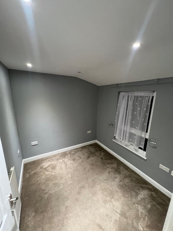 Photo 1: Single Room / Office 