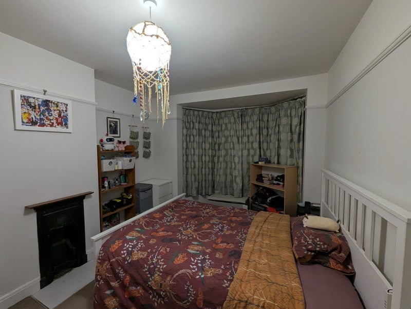 Photo 1: DOUBLE BEDROOM