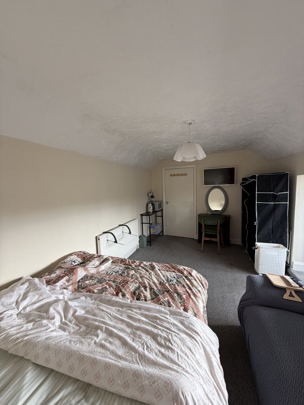 Photo 1: The single room on the top floor