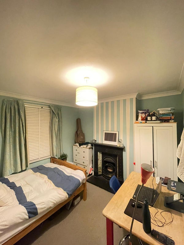 Photo 1: Double Bedroom