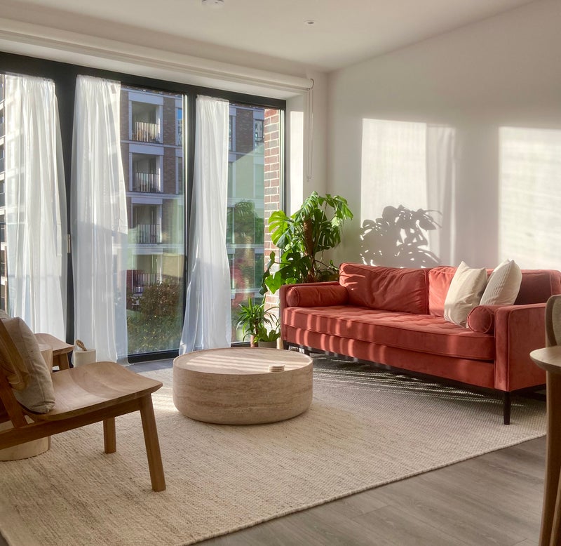 Photo 1: Living space