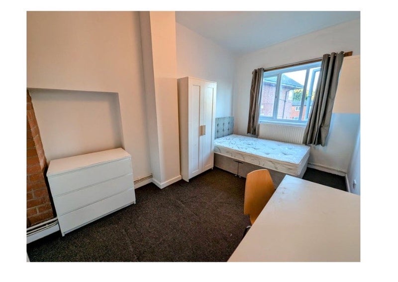 Photo 1: The available room [room2]