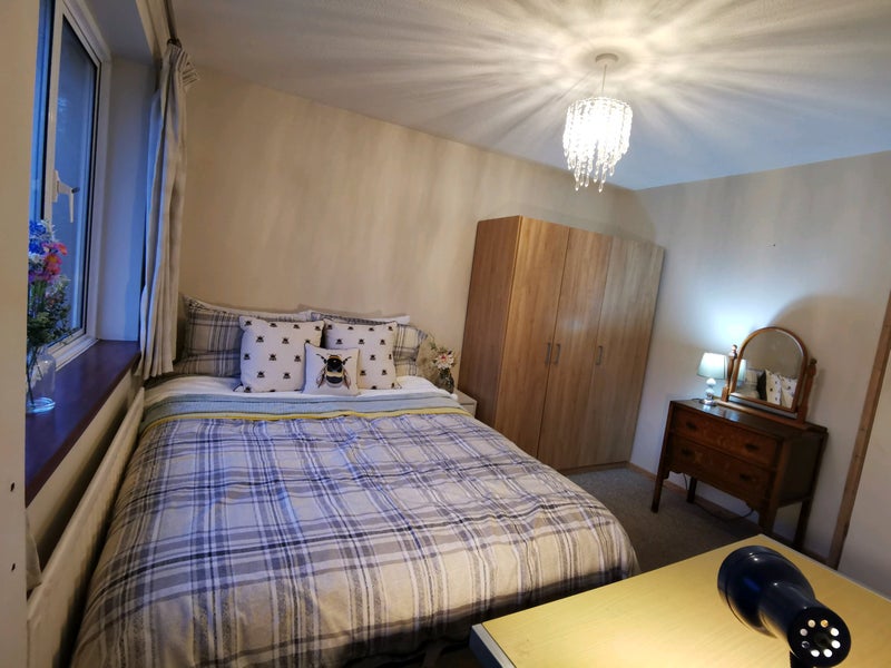 Photo 1: Available double room