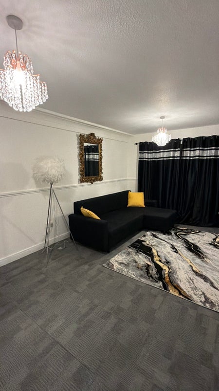 Photo 1: Lounge Area