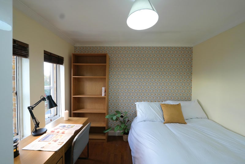 Elevated Living in Bermondsey/ Large Rooms, Garden