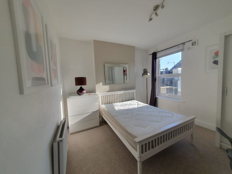 Photo 1: Bedroom: Angle 1