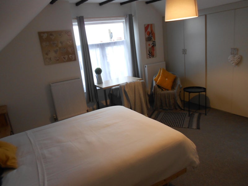 Photo 1: £640 pcm Room