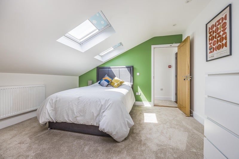 Photo 1: ROOM 7 WITH ENSUITE £700