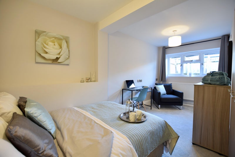 Photo 1: Available from 3rd January, £880pcm