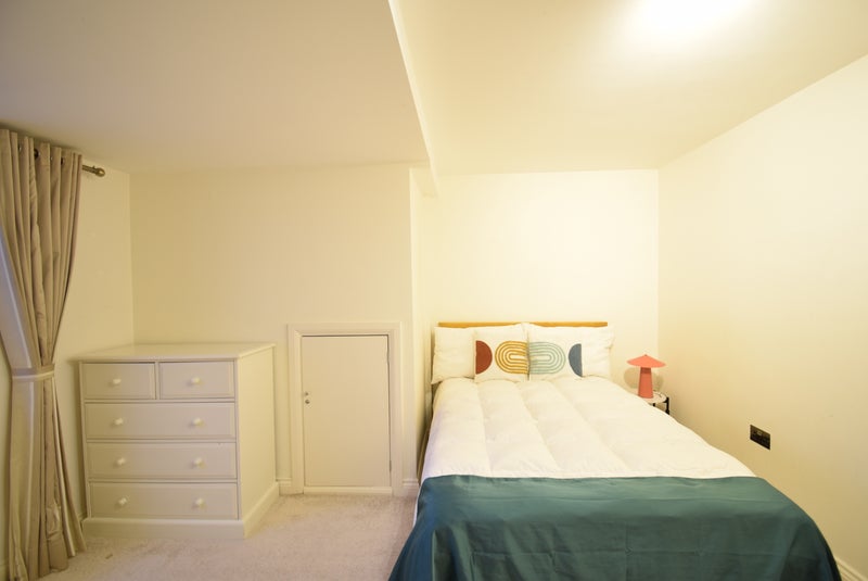 Photo 1: "1192pcm with Private bathroom