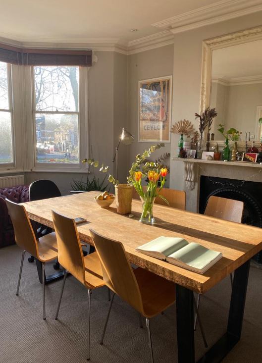 Photo 1: living room