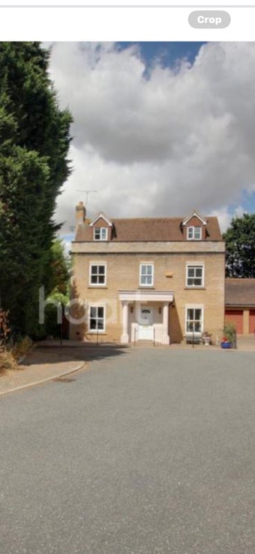 Photo 1: Luxury House in quiet cul dec sac. 10 mins from Station and A12