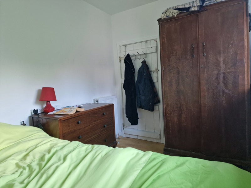 Photo 1: Bedroom