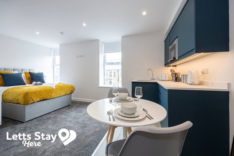 Photo 1: Apartment 7