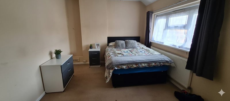 Photo 1: 💥 NO DEPOSIT! 🌟 LUXURY SUPPORTED ACCOMMODATION – BILLS INCLUDED – ALL BENEFITS (DSS/UC) AC